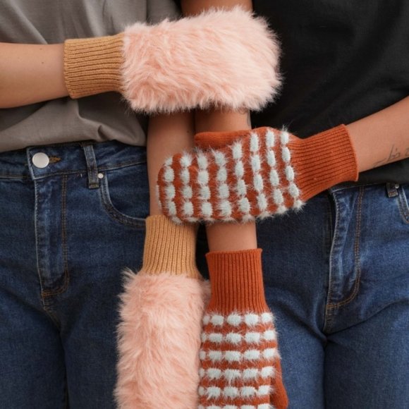 Verloop Faux Fur Bubble Dot Mittens Gloves Lime & Coral Color OS - Picture 2 of 4